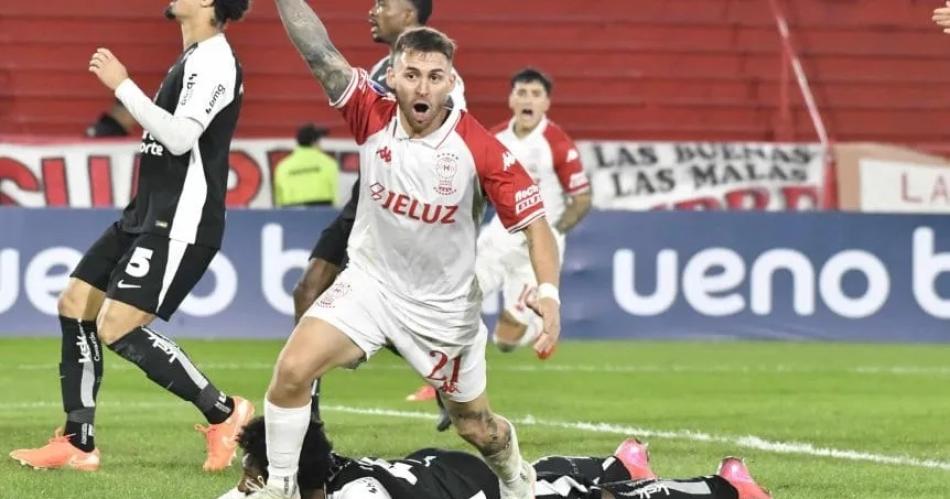 Hurac�n avanza en la Sudamericana y va por el Apertura