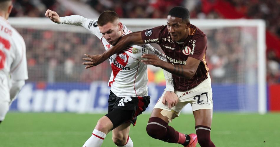 Un River con pocas ideas empatoacute 1 a 1 pero le alcanzoacute para ganar el grupo