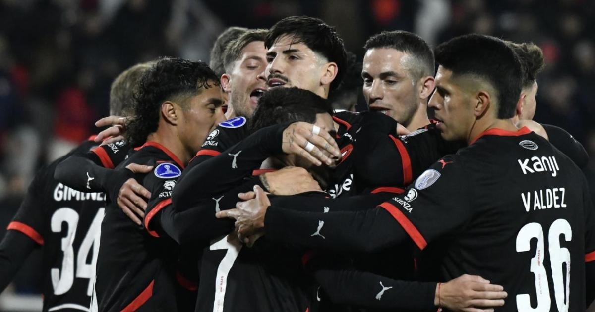 Independiente aplastó 7-0 a Nacional Potosí y cerró su grupo en la cima