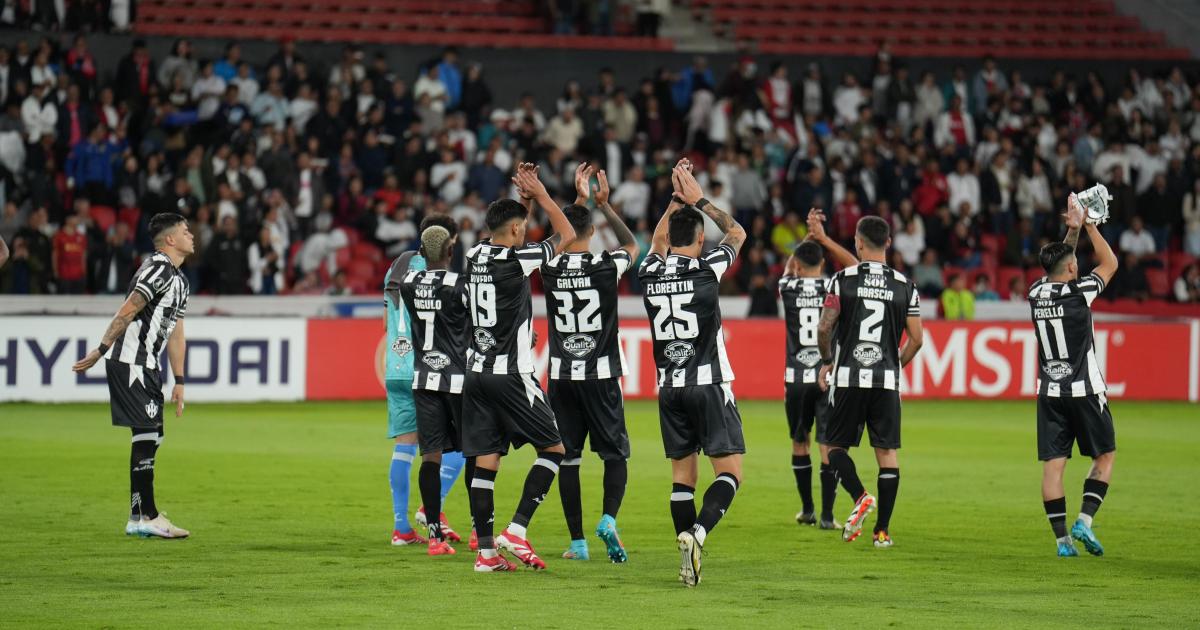 Central Córdoba fue goleado en Quito y se despidió de la Libertadores