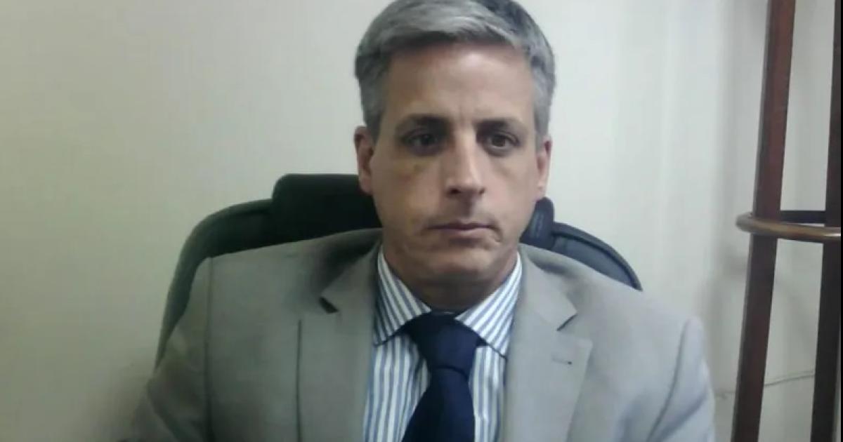 Interceptoacute a su expareja en un baile y la amenazoacute de muerte con un revoacutelver