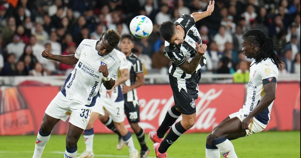 Quito fue una pesadilla- Central Coacuterdoba fue goleado y jugaraacute la Sudamericana 