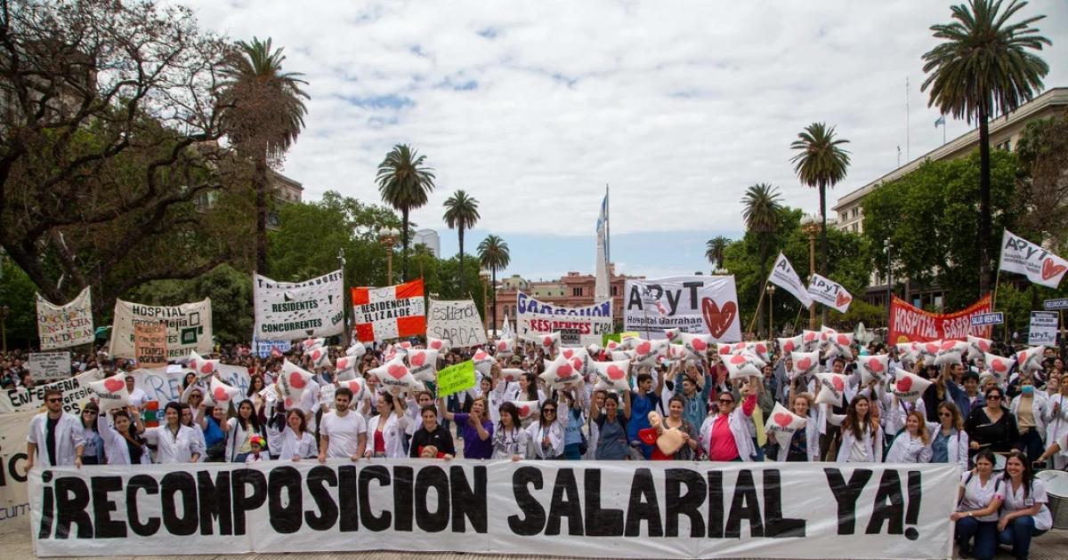 Piden informes sobre la situación salarial de los profesionales que atienden en el hospital Garrahan