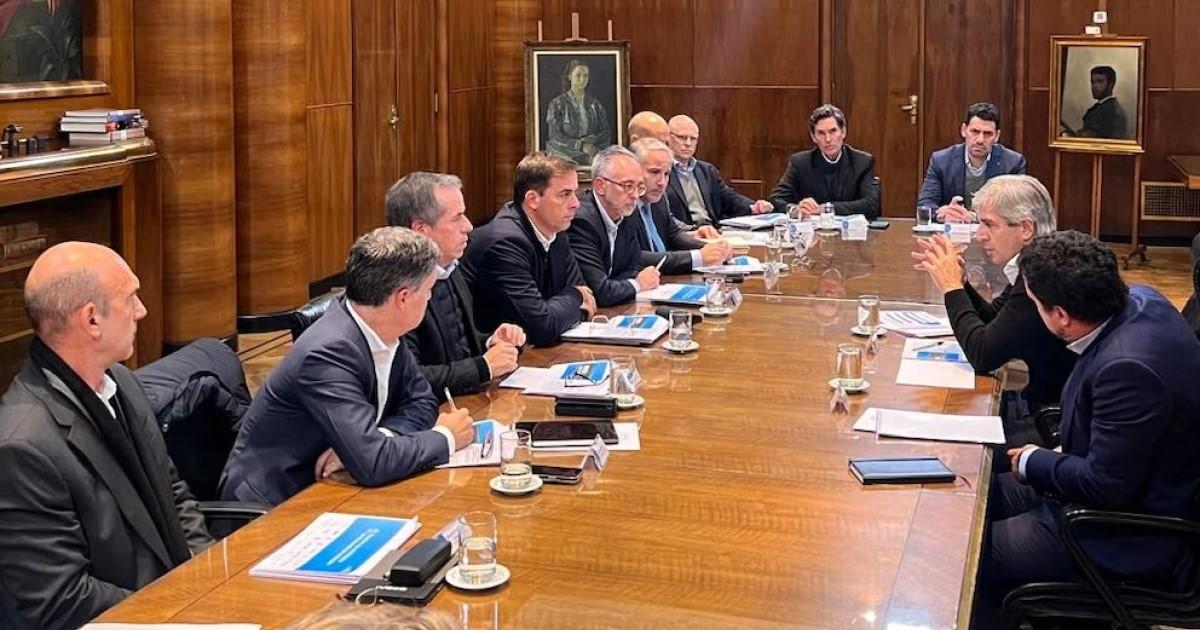 ENCUENTRO Destacaron el desempeño del sector automotor en los primeros cinco meses