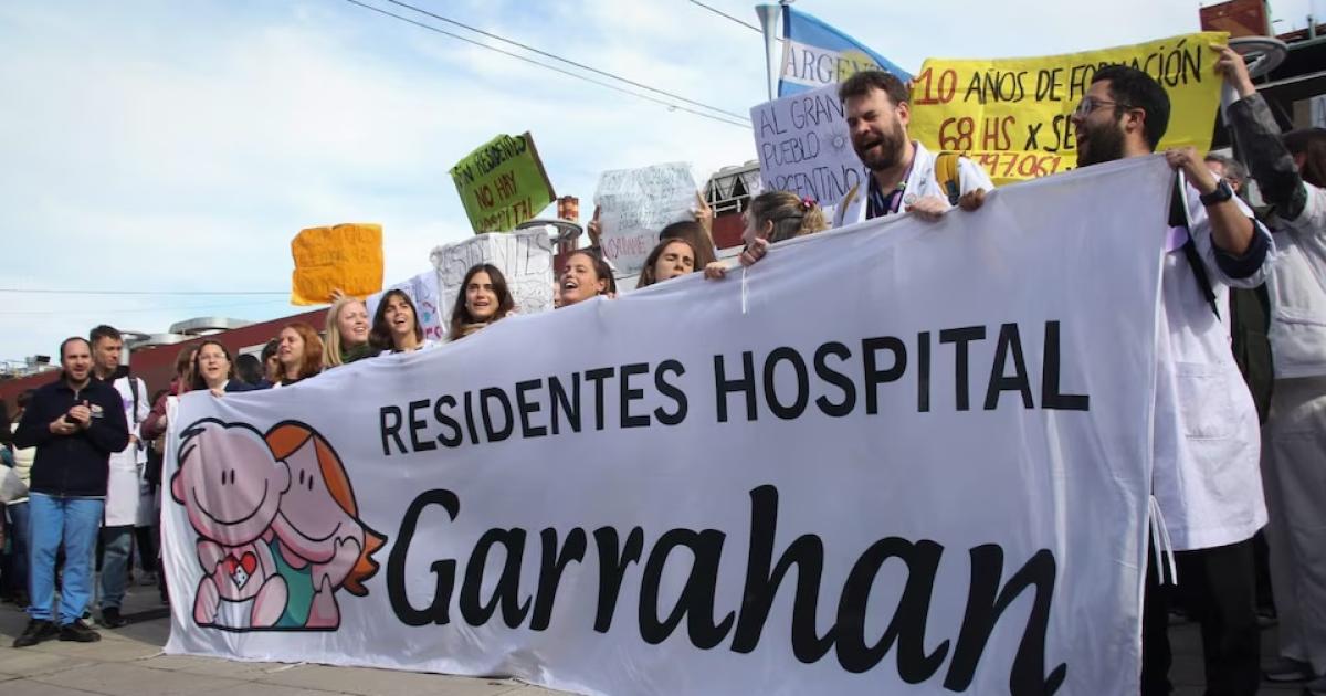 Paro en el Garrahan- el Gobierno amenaza con sanciones y despidos (Foto- Silvana Safenreiter)