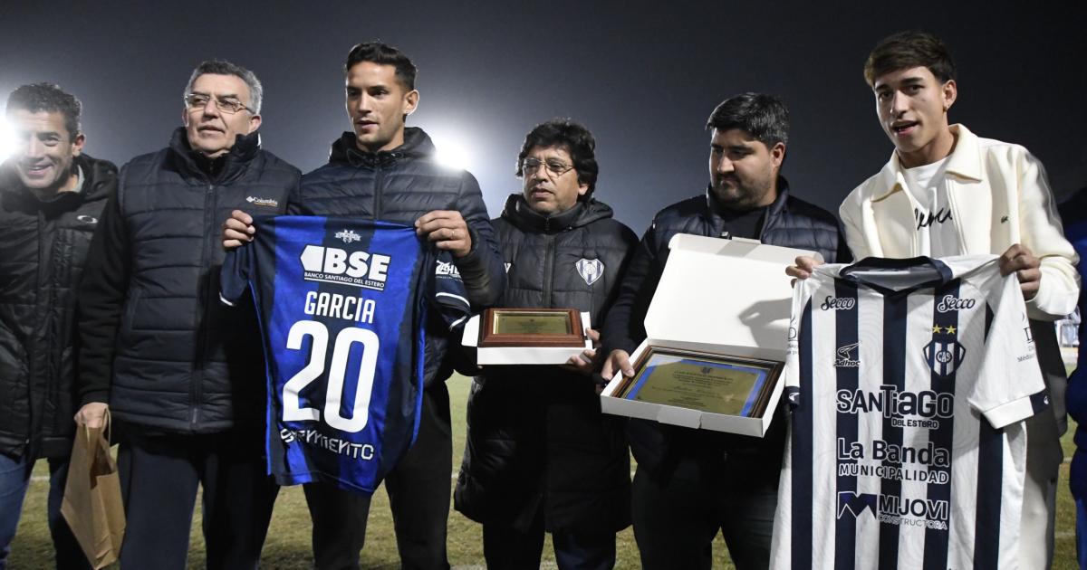 Sarmiento homenajeó a Maher Carrizo su joya formada en casa