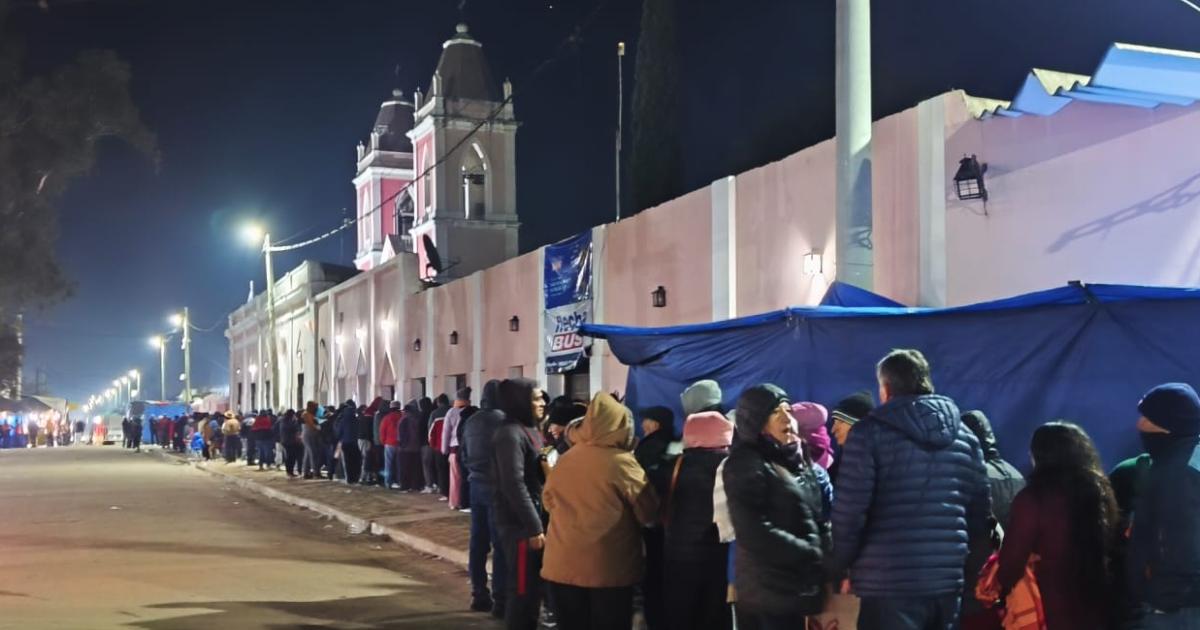 FOTOS Miles de fieles llegaron a Mailiacuten para la Fiesta del Sentildeor de los Milagros