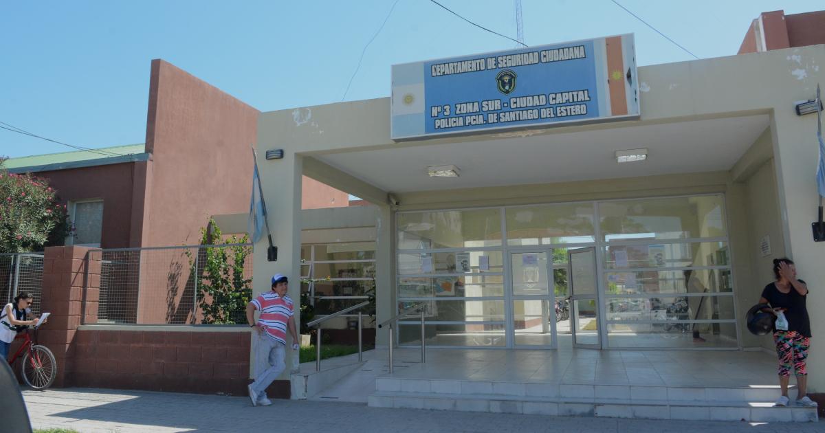 Amenazas e ira por joven que defecoacute en la vereda del vecino