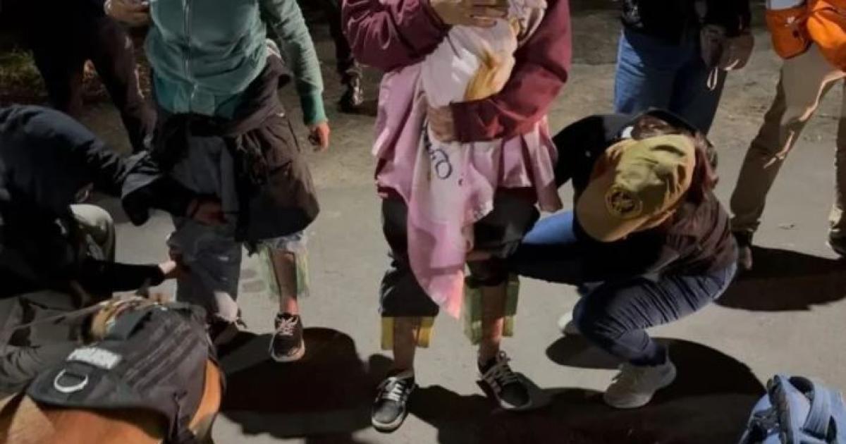 La droga estaba oculta entre sus prendas