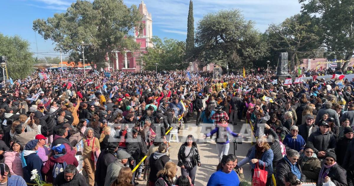 La ascensioacuten del Sentildeor nos llama a trabajar por una sociedad maacutes humana