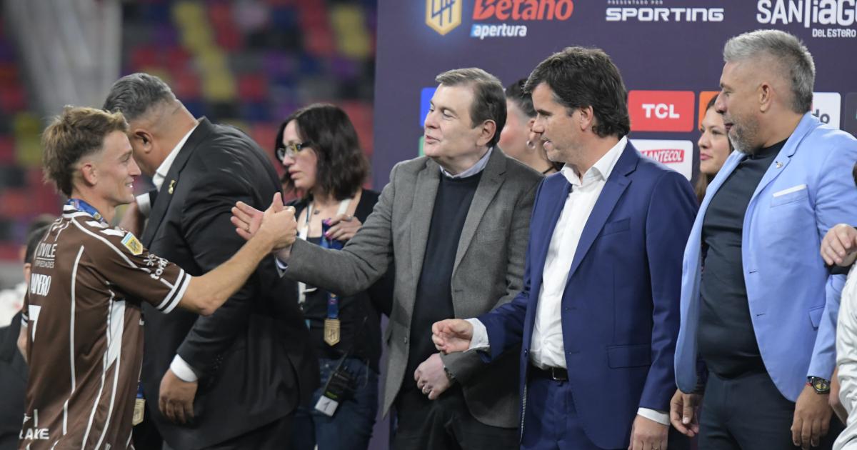 Locura Calamar- Los festejos de Platense campeoacuten