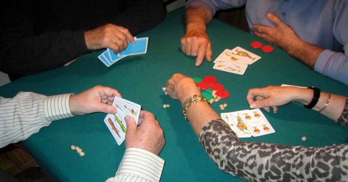 Truco de la muerte- asesinoacute a su amigo de una puntildealada en el pecho en medio de la partida de cartas