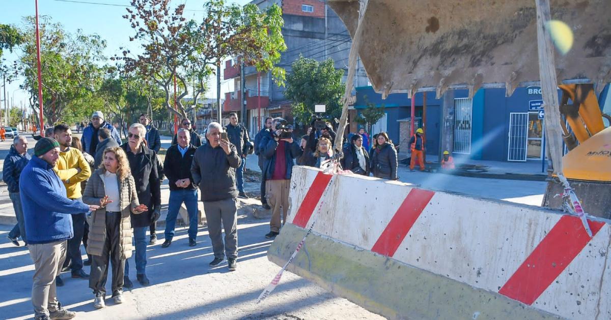 Fuentes habilitoacute al traacutensito un nuevo tramo de  300 metros de la repavimentacioacuten de  Av Coloacuten