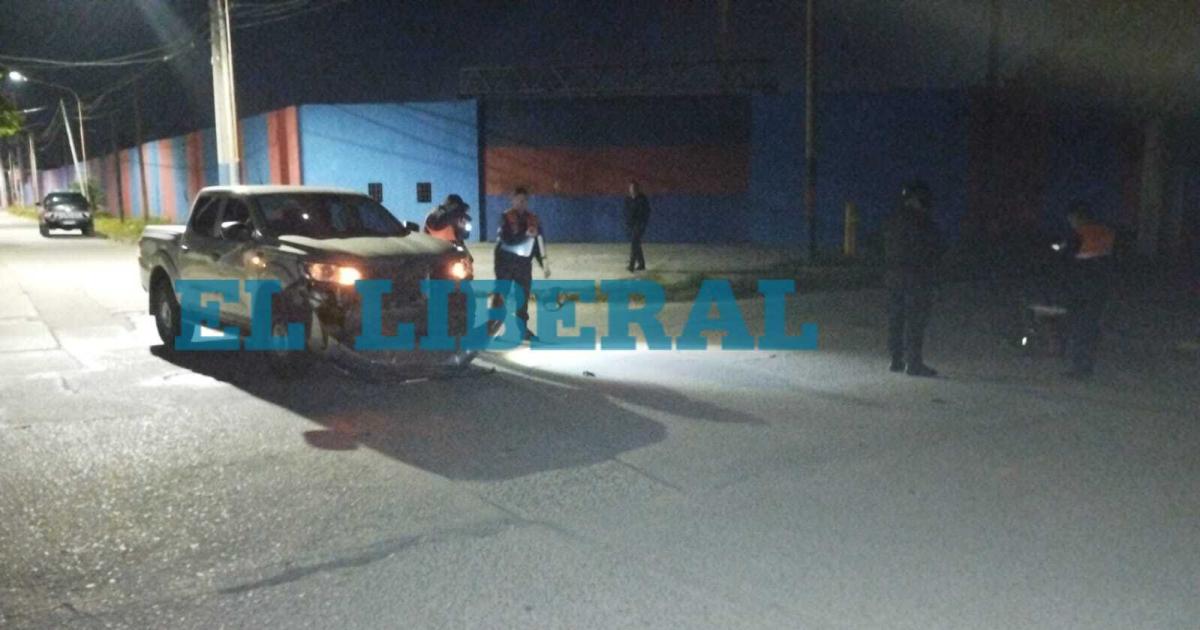 Fuerte choque entre una camioneta y una motocicleta- dejó dos personas lesionadas Foto- EL LIBERAL