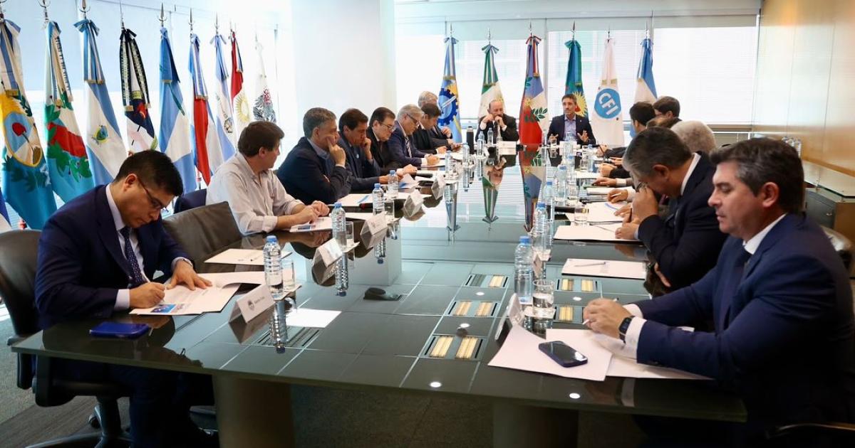 RECLAMO UNÁNIME Se reunieron 22 mandatarios provinciales y el jefe de Gobierno porteño Jorge Macri en el CFI cuestionan desinversión en infraestructura