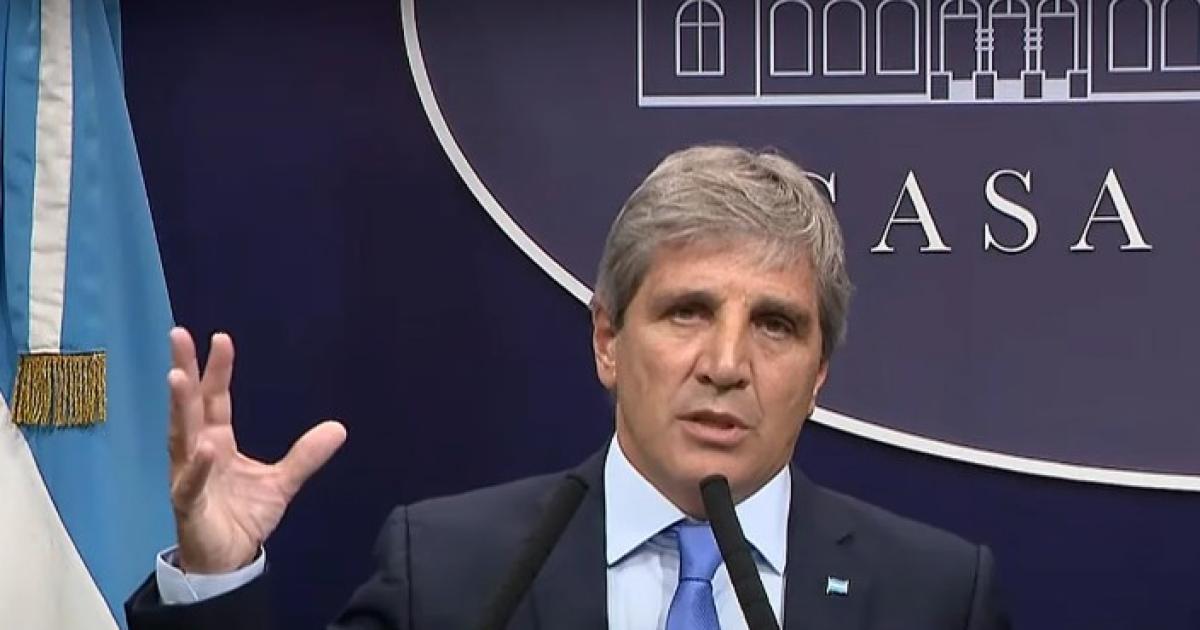 Luis Caputo se refirió a la caída de los bonos