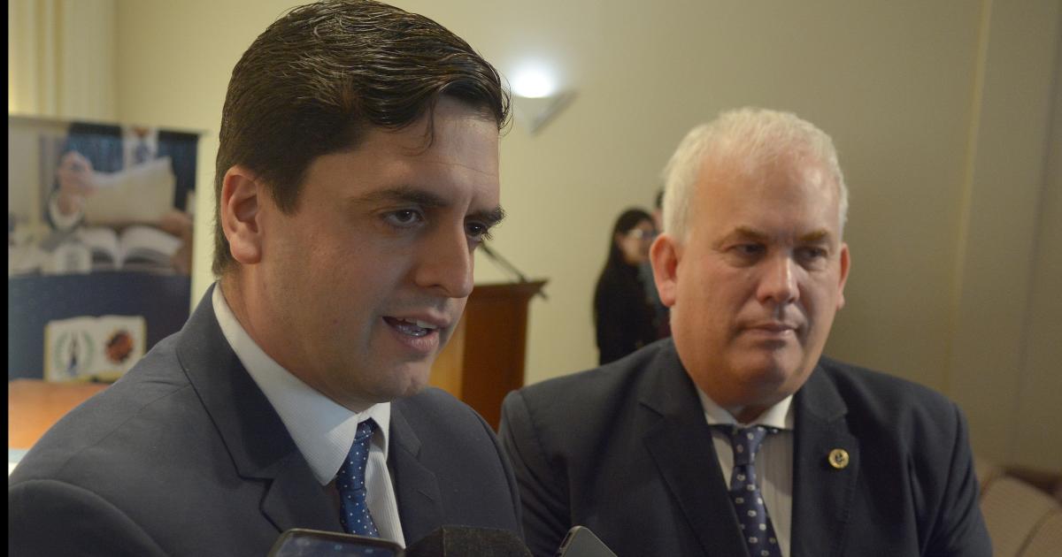  Pablo Degano Ábalos (izquierda) junto al titular del Consejo Federal Notarial Esc Diego Molina