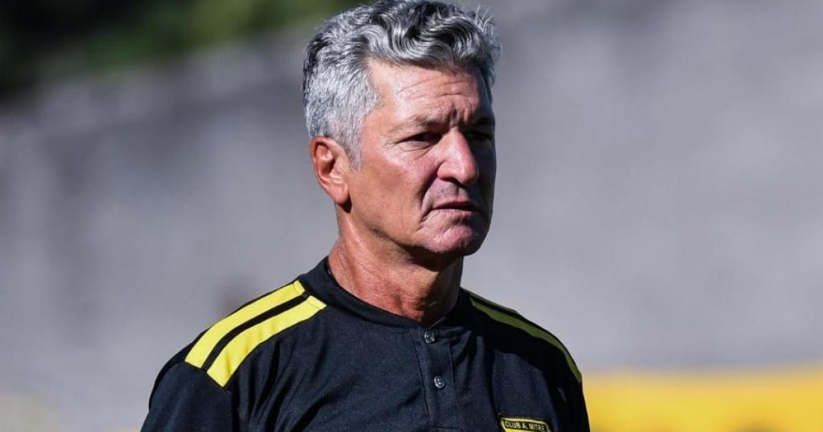 Mario Sciacqua dejar de ser el técnico de Mitre