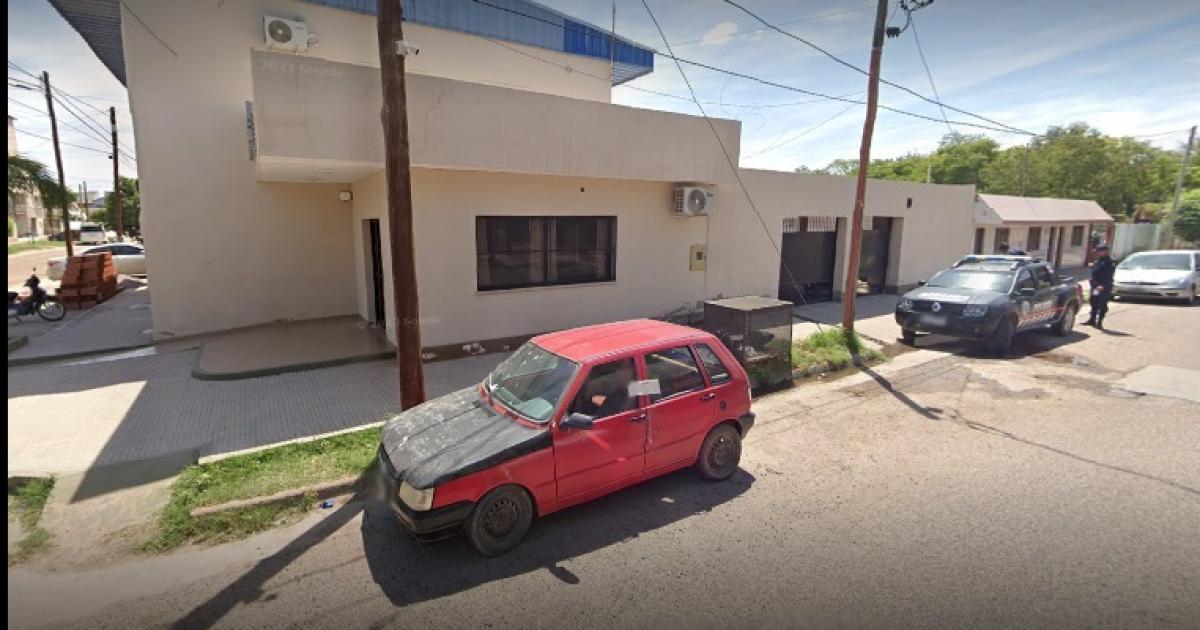 Bullying- una estudiante fue golpeada por compantildeeras al salir del colegio