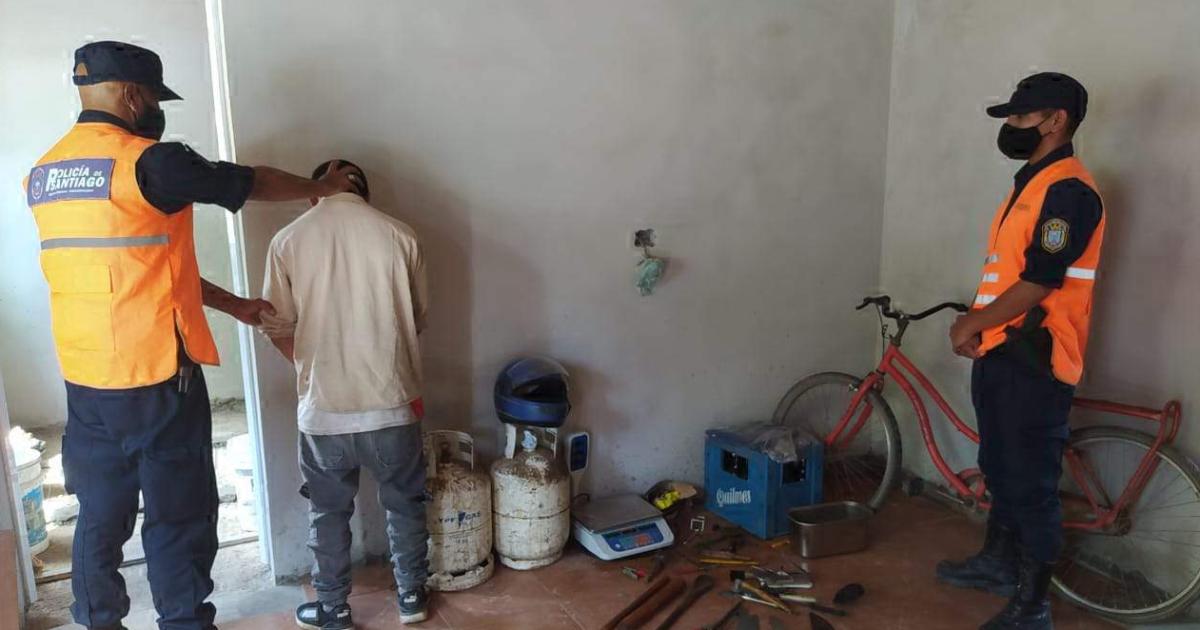 Fue descubierto cuando pretendía cometer un delito