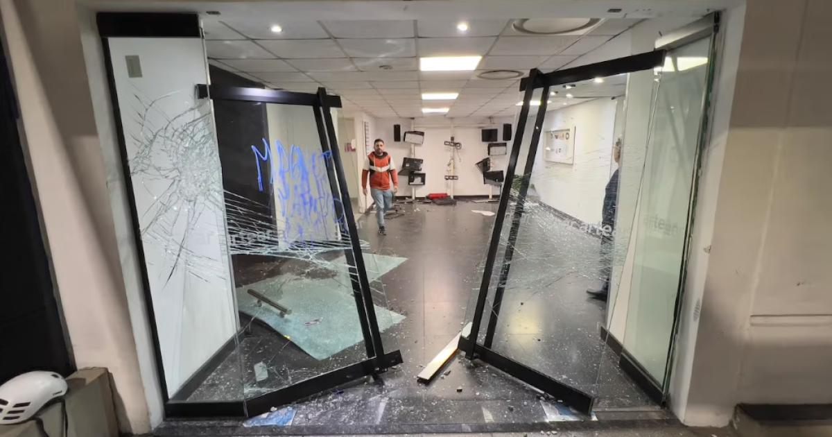 Identificaron a cuatro encapuchados por el ataque a TN entre ellos un exfuncionario de Alberto Fernaacutendez