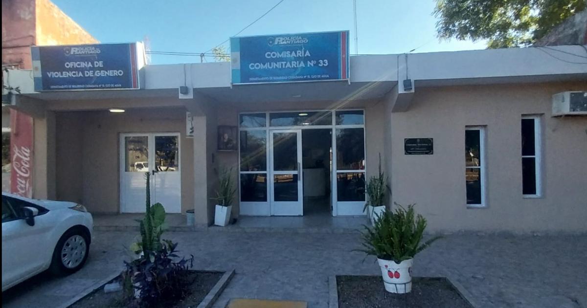 ACTUACIÓN POLICIAL- Los efectivos trabajaron ayer en las secuelas del suceso y sus implicancias La vivienda se sita a dos cuadras del correo