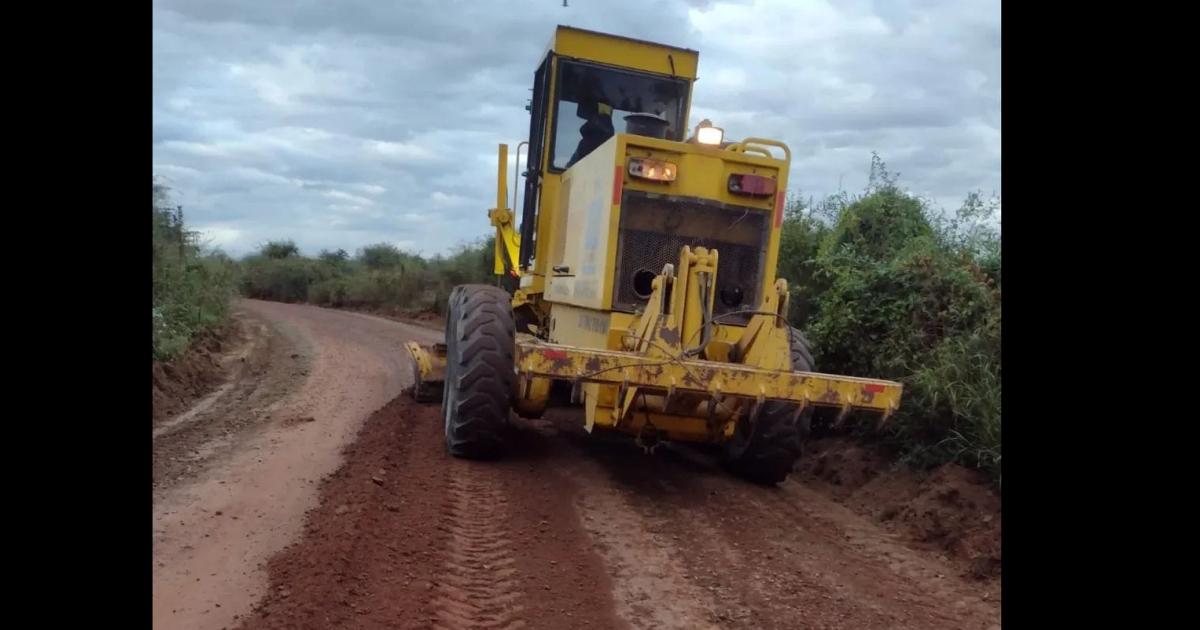 El municipio realiza arreglos de caminos en el interior de Río Hondo