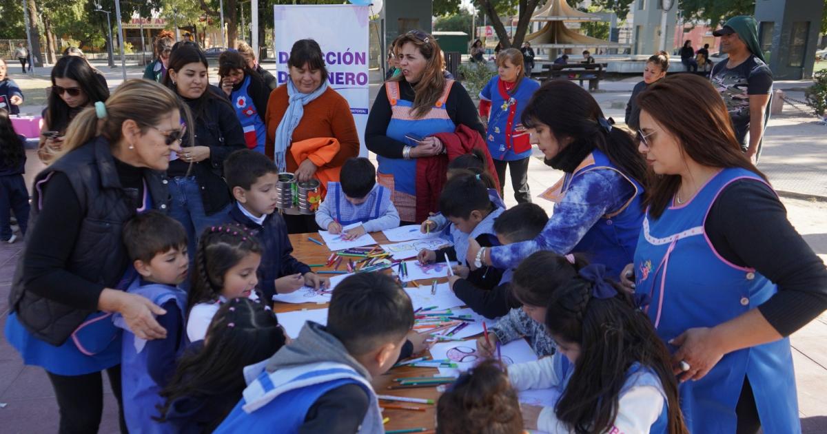 El Diacutea Mundial del Juego se celebroacute en la plaza Belgrano
