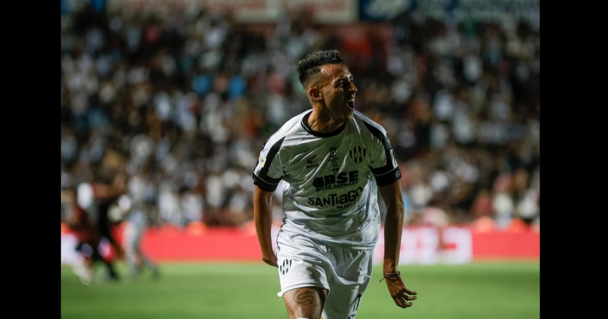 Lucas Besozzi y Matiacuteas Godoy se convirtieron en los primeros refuerzos de Central Coacuterdoba