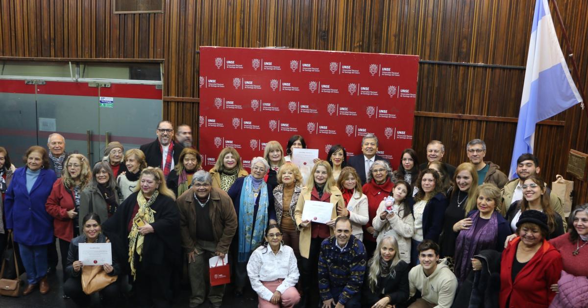 La SADE Santiago celebroacute el Diacutea del Escritor con un homenaje emotivo