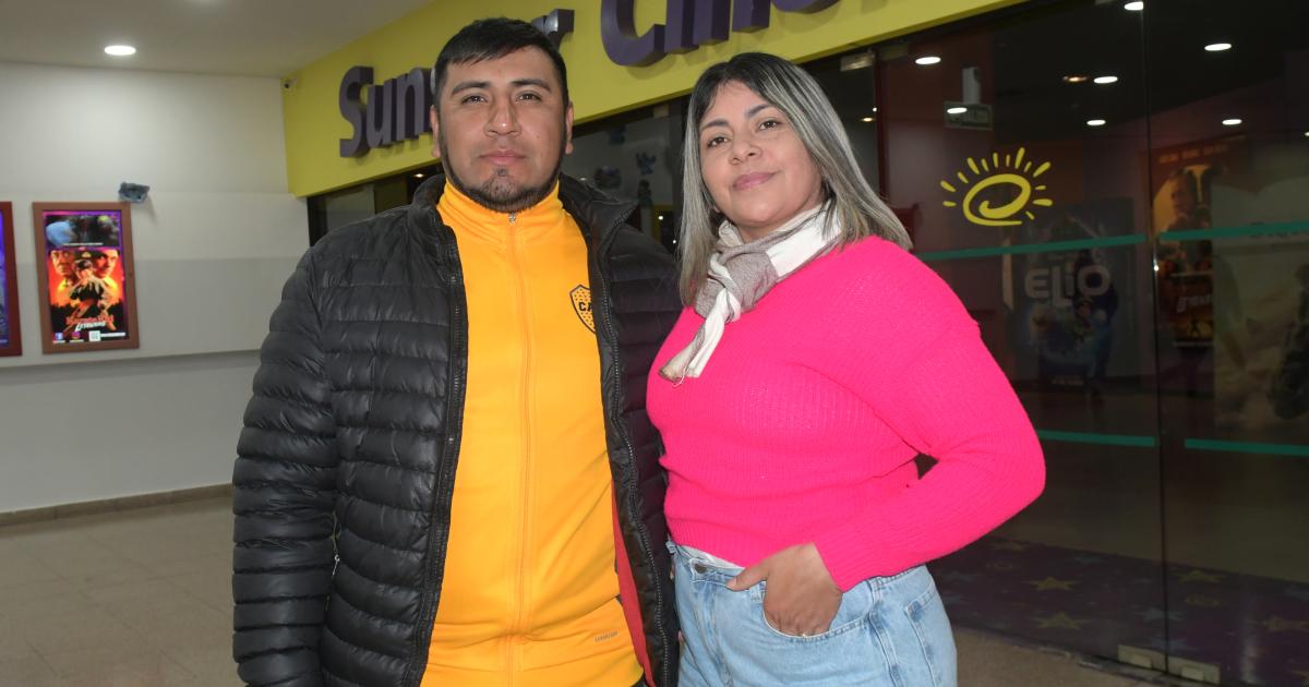 NOCHES DE PELIacuteCULA