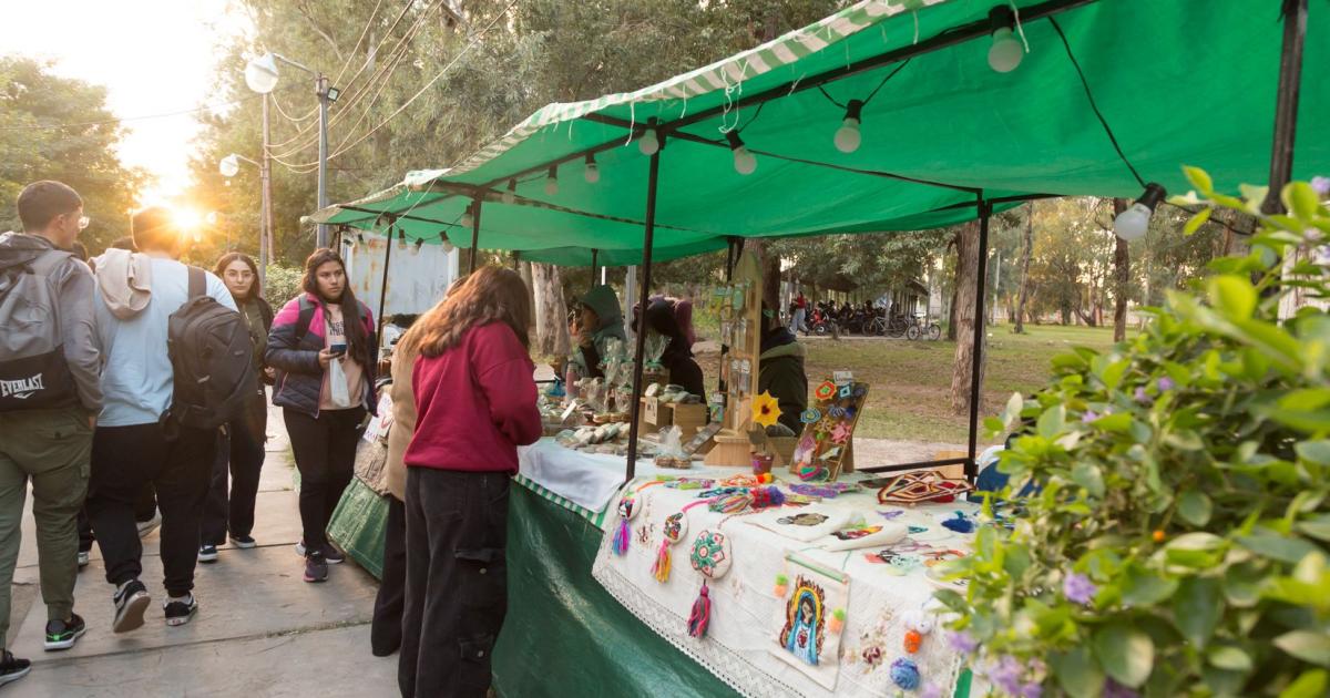 Feria de la UCSE volvió a convertirse en punto de encuentro para el desarrollo emprendedor local