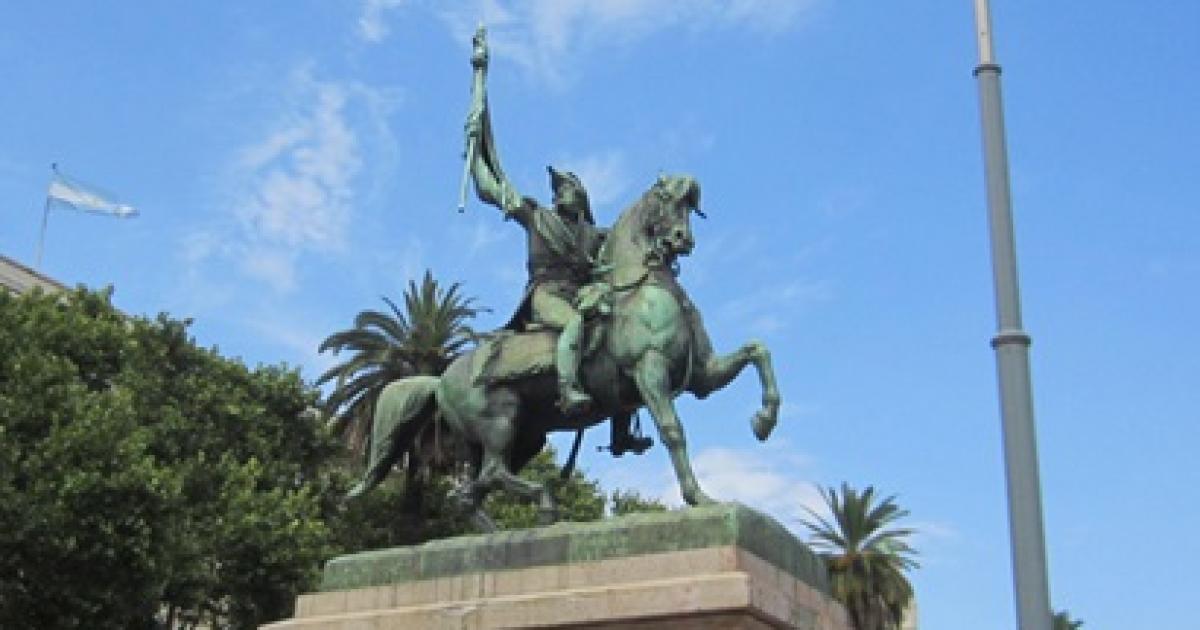El Gral Belgrano en la Madre de Ciudades