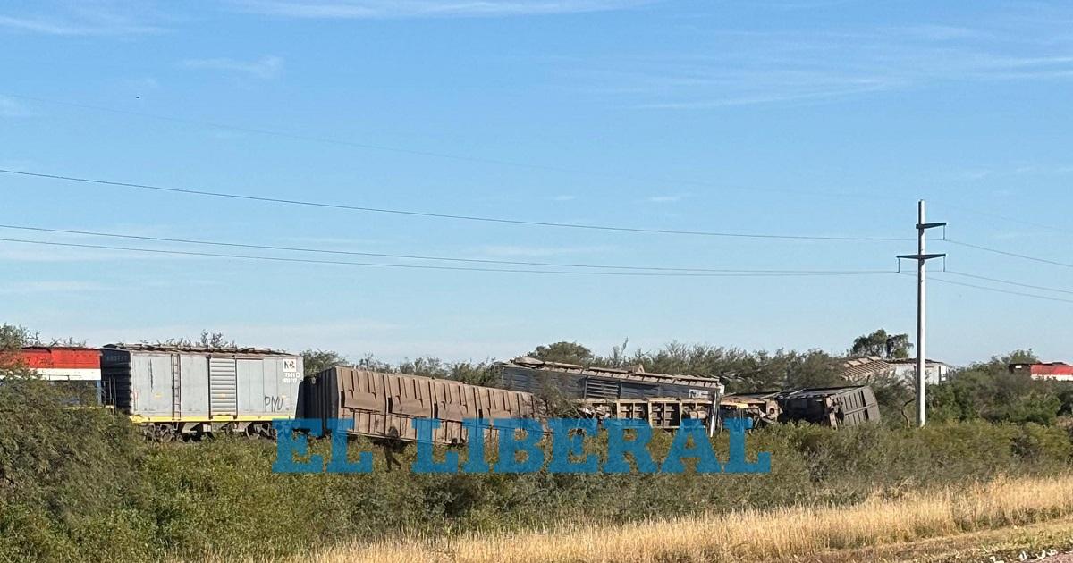 Descarriloacute un tren carguero con soja entre Colonia Dora e Icantildeo- nueve vagones afectados