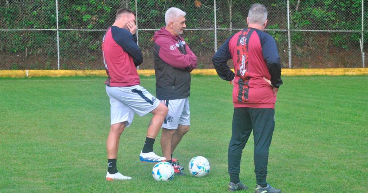 Central Coacuterdoba vuelve a las praacutecticas de cara a un exigente segundo semestre