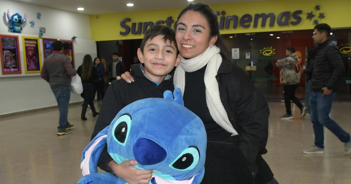 NOCHES DE PELIacuteCULA