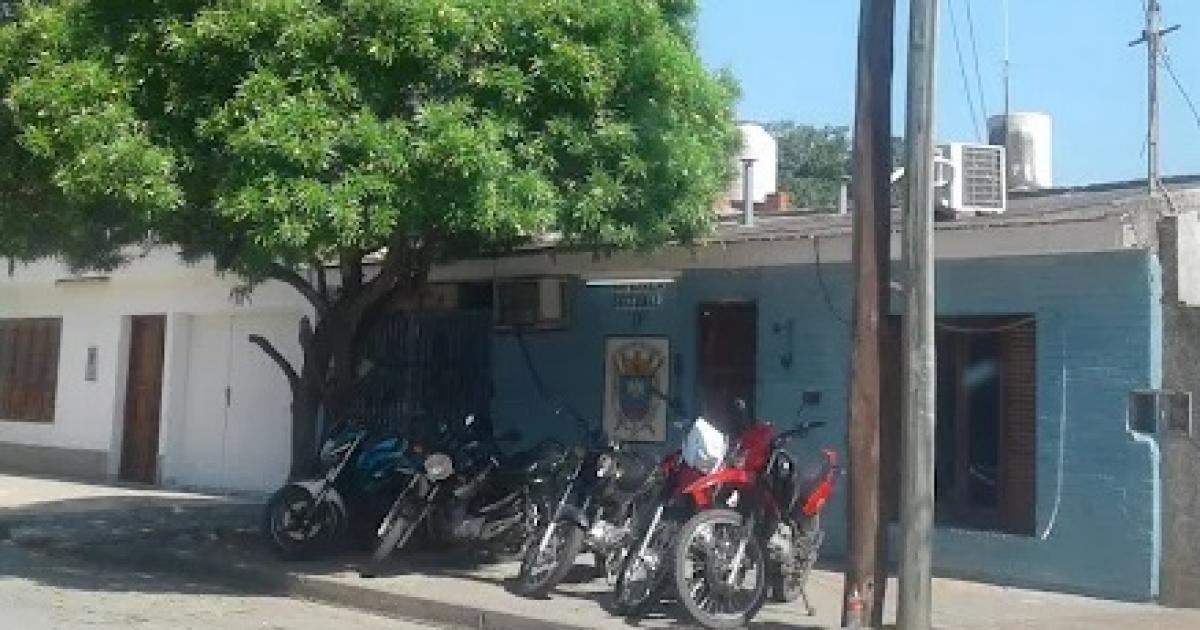 Un federal denuncioacute que un policiacutea local lo atacoacute a golpes en plena calle