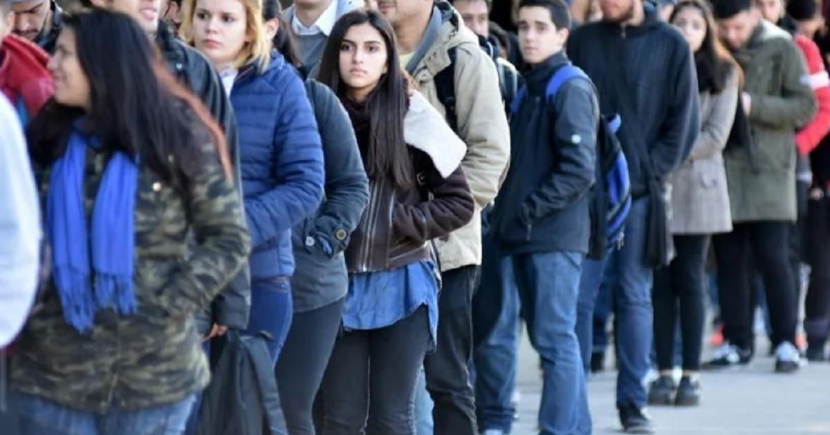 Derrumbe del empleo registrado en durante el gobierno de Milei- se perdieron casi 200000 puestos de trabajo
