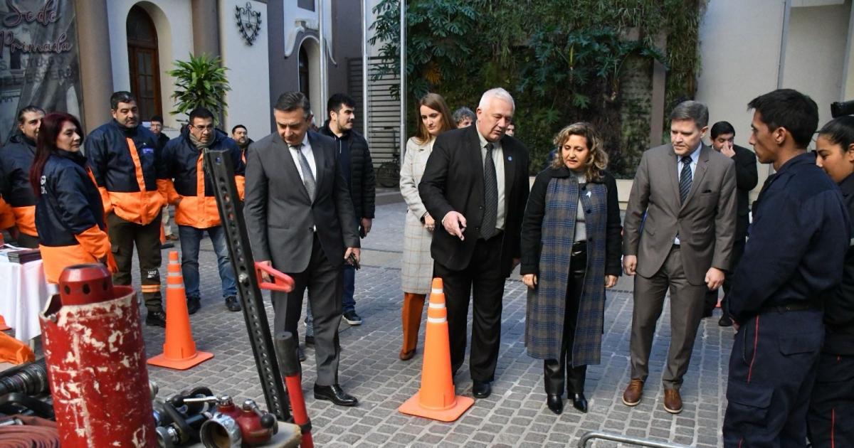  La ceremonia estuvo presidida por la Ing Norma Fuentes