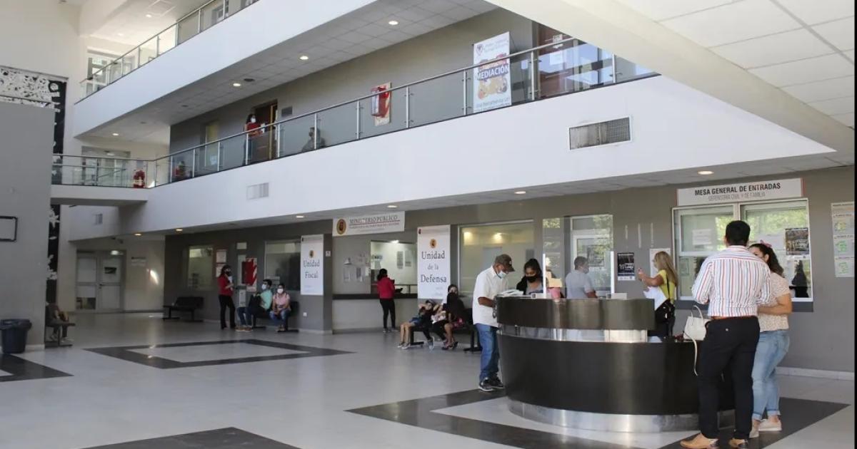 La mujer golpeada y violada declaroacute en la Fiscaliacutea- hoy indagan a sus dos atacantes