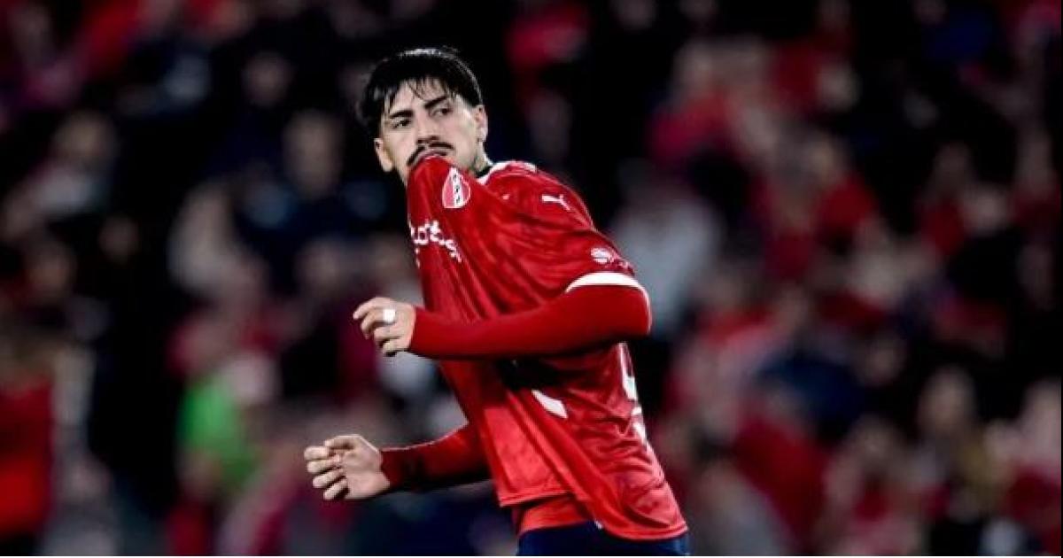 Lomoacutenaco podriacutea reforzar la defensa del Barcelona