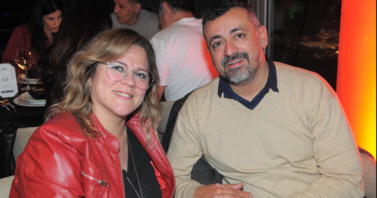 FESTEJO AL RITMO DE VINTAGE BAND 