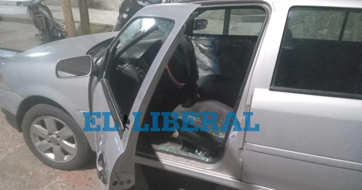La Banda- un sujeto destrozó el vidrio de un auto y fue demorado tras una persecución