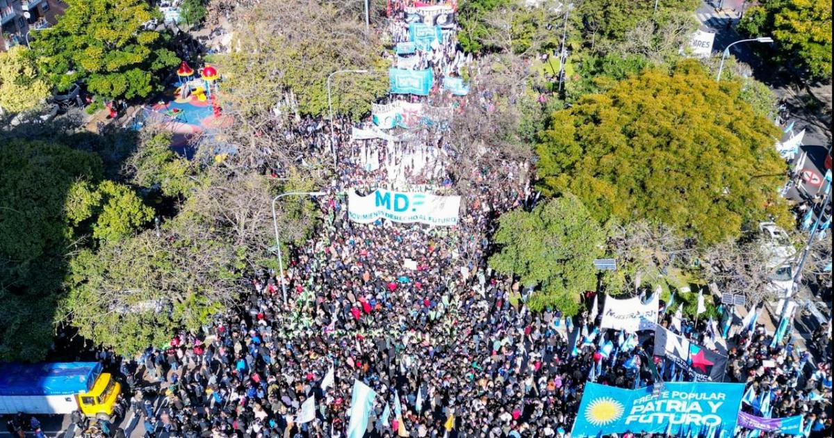 Kicillof participoacute de la marcha en apoyo a Cristina Fernaacutendez de Kirchner