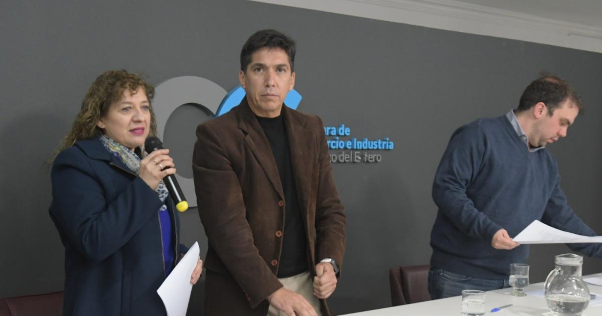 La Caacutemara de Comercio de Santiago lanza La Caacutemara Te Suma 