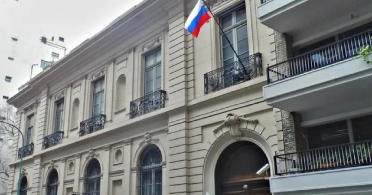 Fachada de la Embajada de Rusia