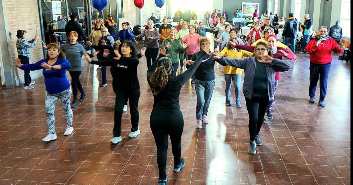 La comuna organizoacute una jornada recreativa y de concientizacioacuten para los adultos mayores