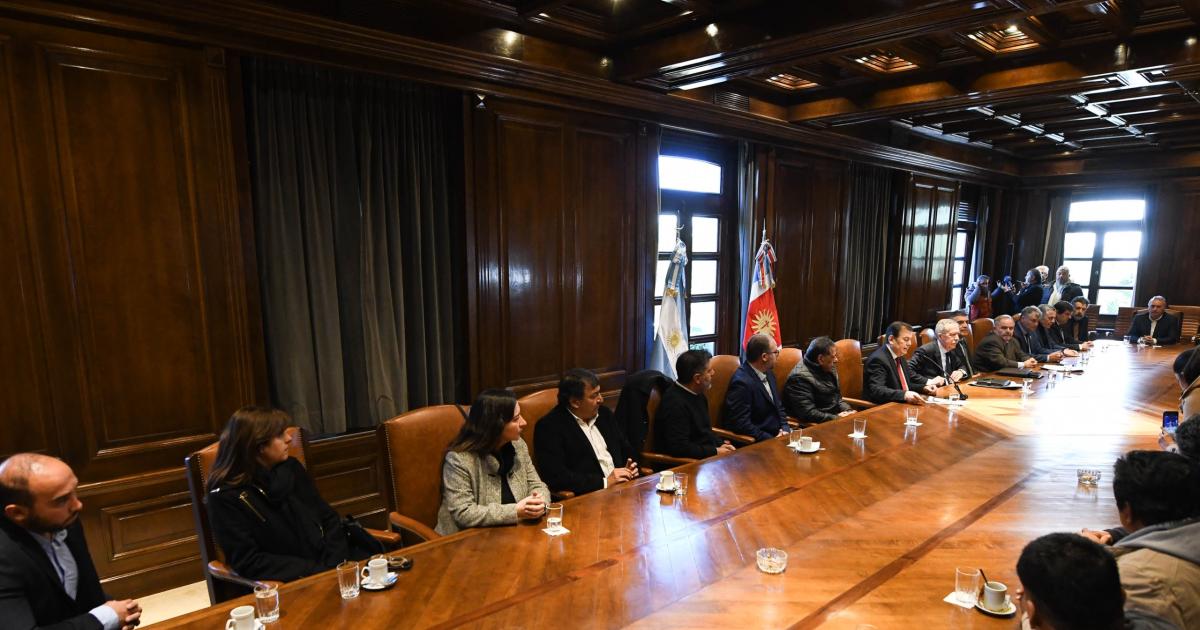 Viviendas hospitales escuelas y rutas- el paquete de obras que Zamora vuelve a poner en marcha en Santiago