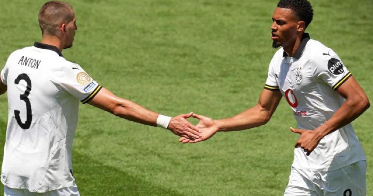 Tras un vibrante partido Borussia Dortmund vencioacute a Mamelodi Sundowns por 4 a 3