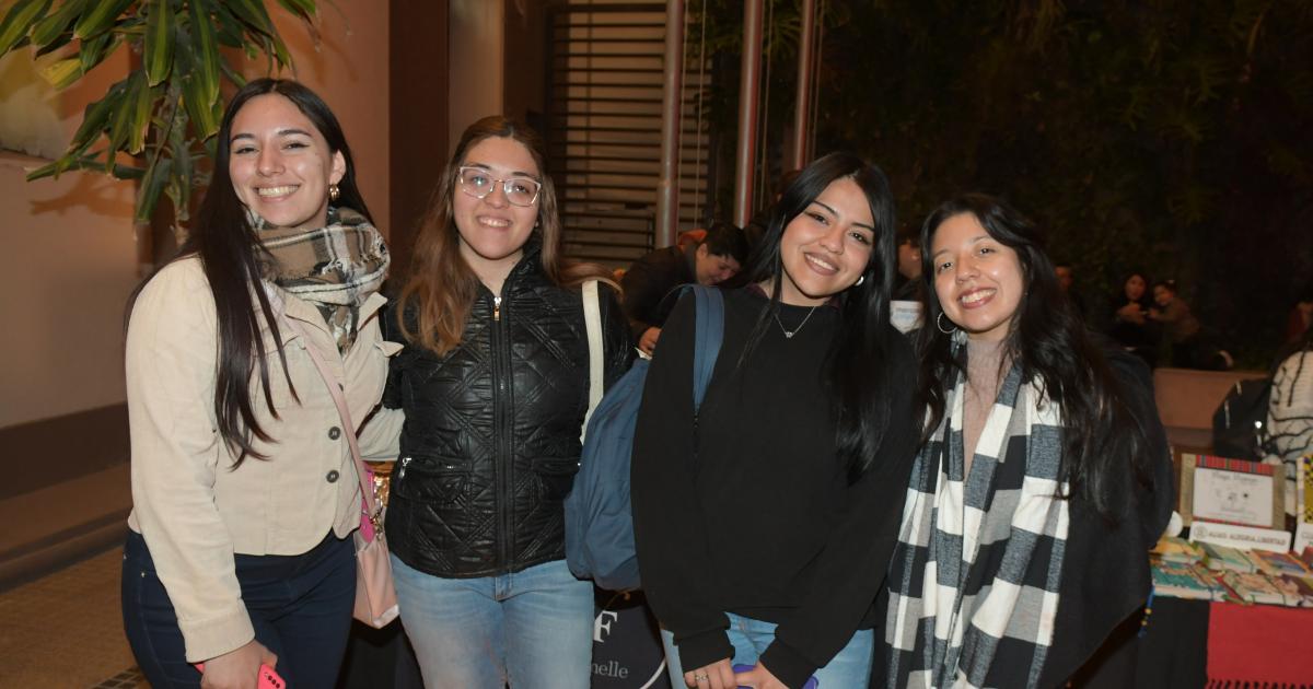 UNA GRAN NOCHE DE TERROR Y FANTASIacuteA